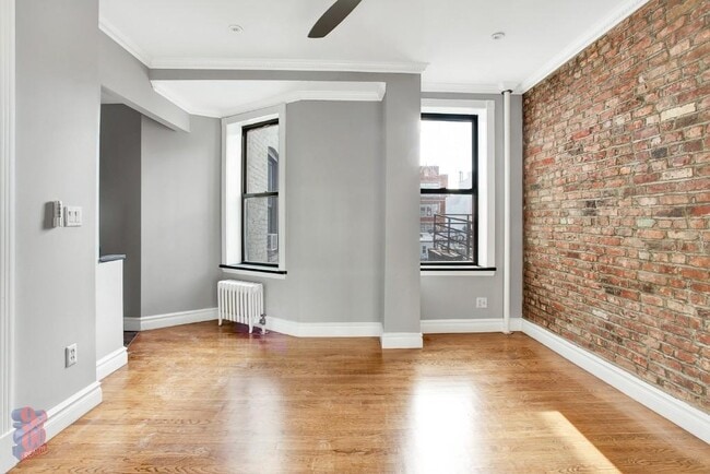 Building Photo - 432 E 13th St