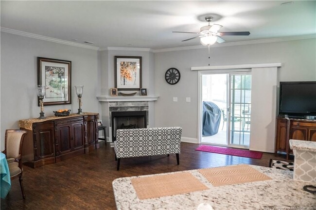 Building Photo - 919 Carolina Ave