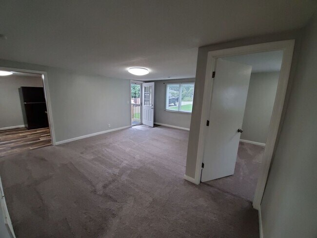 Building Photo - 3 Bedroom, 1 Bathroom in the Norwoodville ...