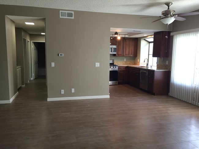 Building Photo - 6955 Sandpiper Pl