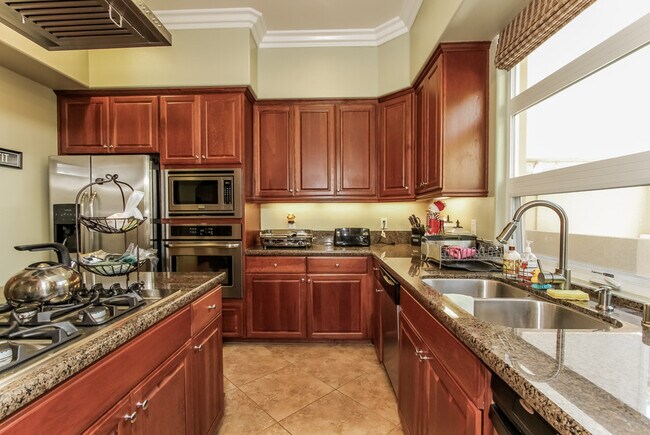 Foto del edificio - 14424 Dickens St