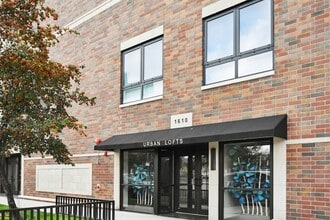 Building Photo - 1610 N Normandy Ave