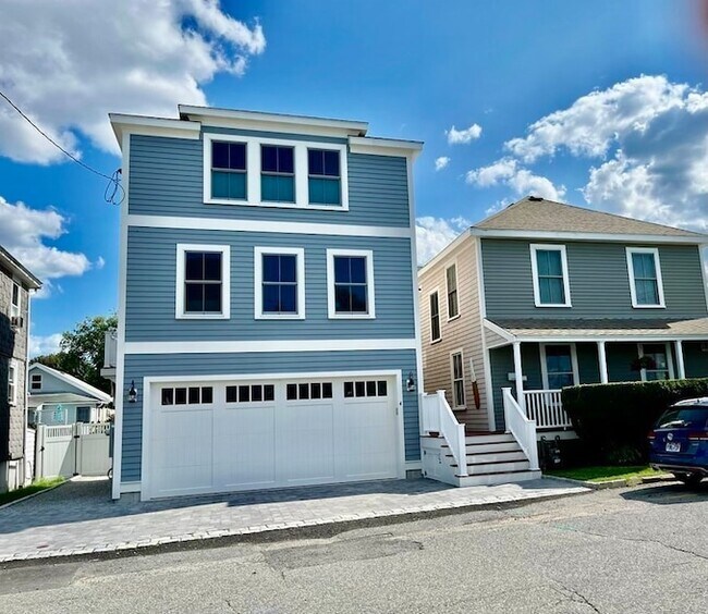 Building Photo - 154 Cadish Ave