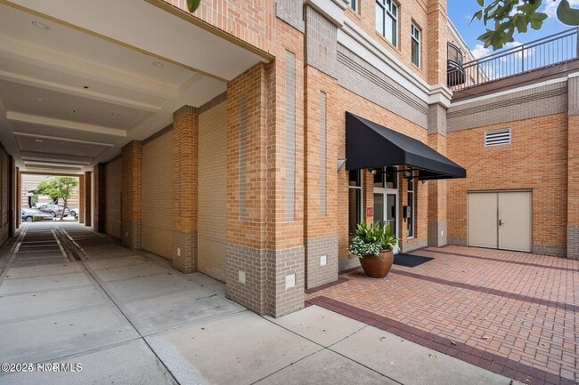Building Photo - 6832 Main St