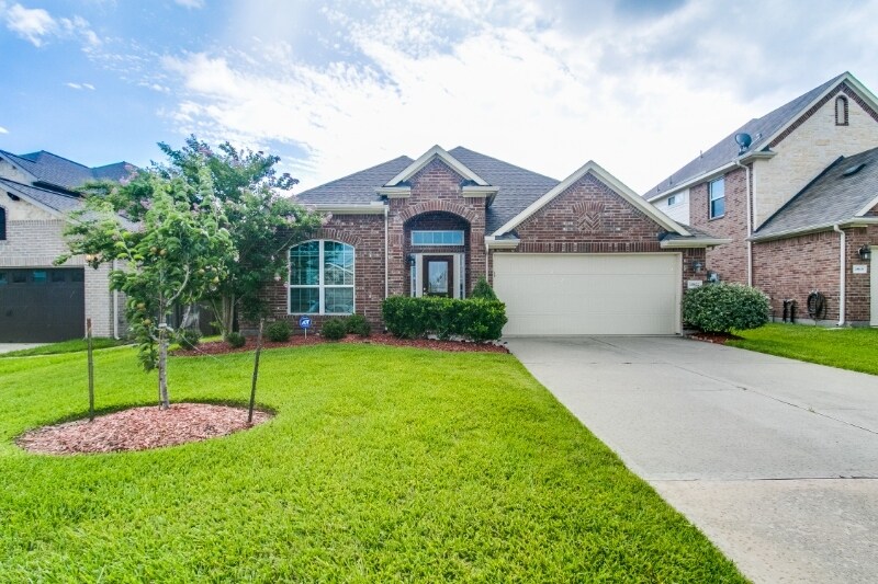 Foto principal - 18622 Bristol Point Ln