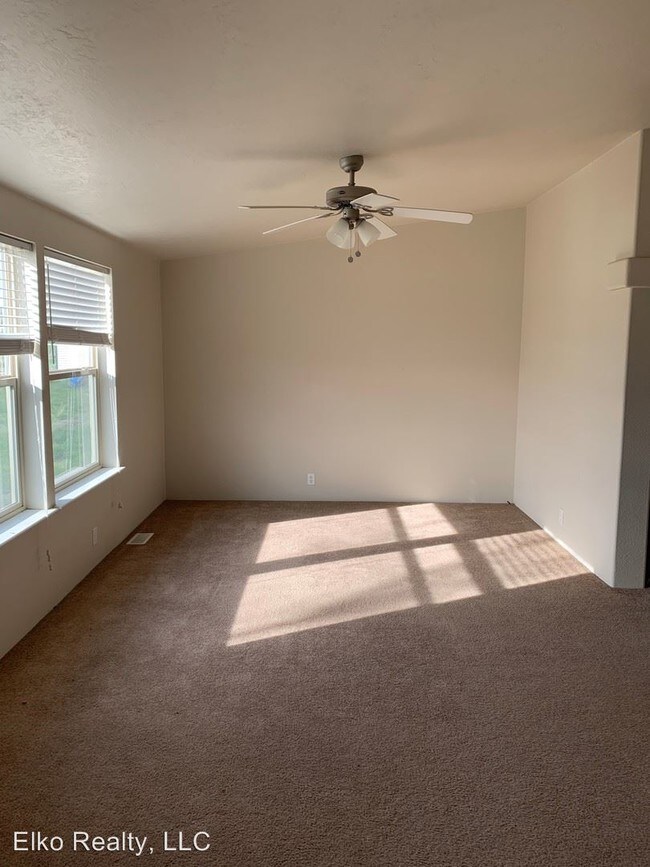 Foto del edificio - 3 br, 2 bath House - 894 Spring Valley Pkwy