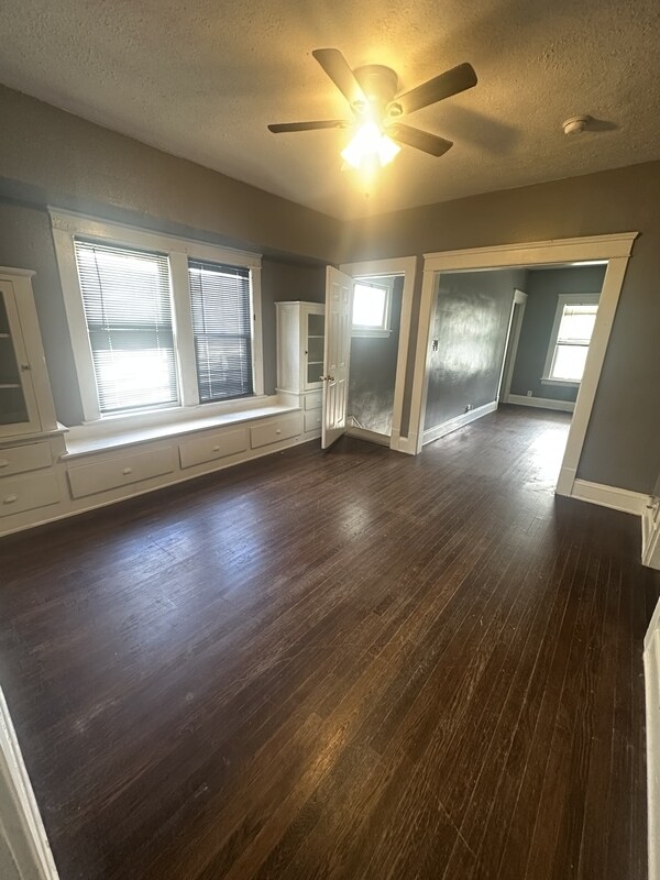 12711 Locke Ave Cleveland, OH 44108 – photo 1