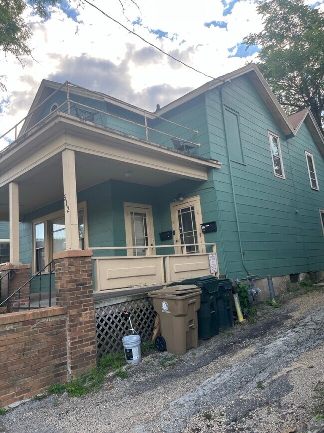 Foto del edificio - 512 E Johnson St