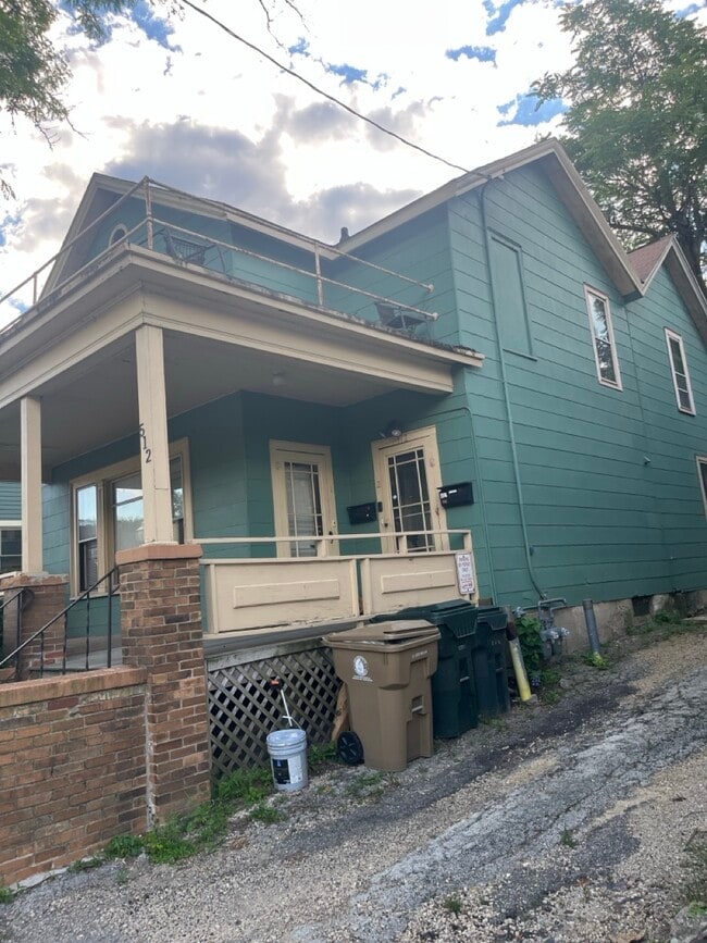 Building Photo - 512 E Johnson St