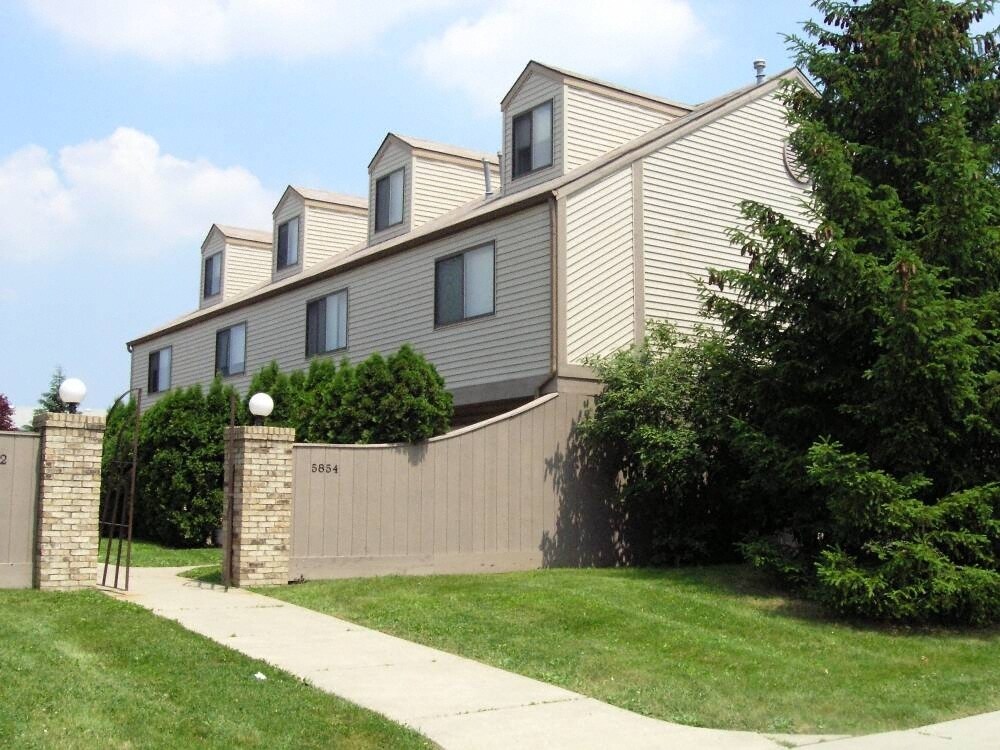 Building Photo - 5862 Ryewyck Dr