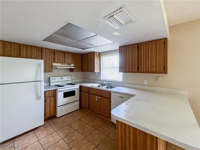 Foto del edificio - 17582 Cypress Point Rd