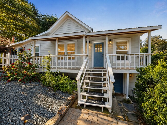 Building Photo - 70 Greenstone Terrace