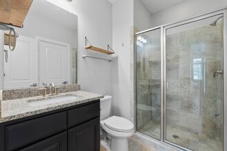 Building Photo - 702 N Shepherd Dr