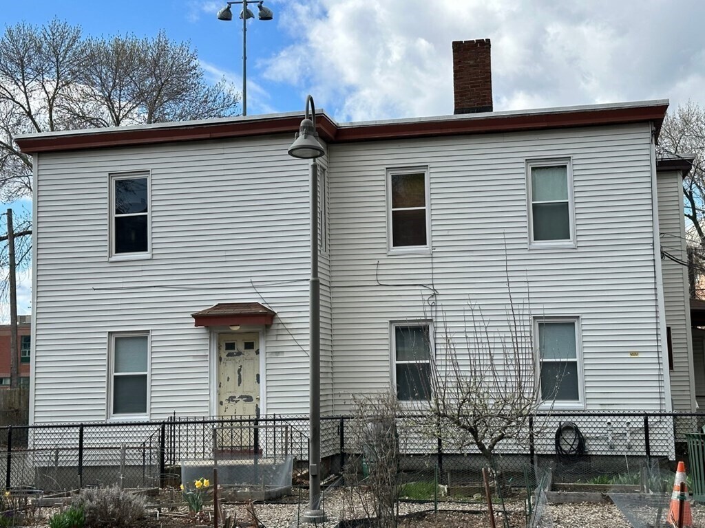 6 Reed Ct Unit R2, Somerville, MA 02145 Apartment for Rent in Somerville, MA