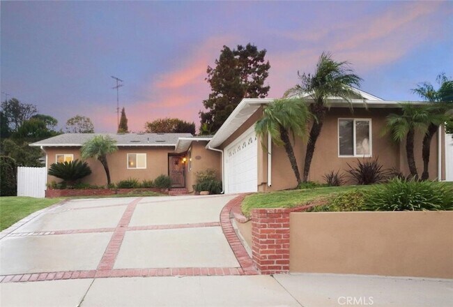 Foto del edificio - 26771 Menominee Pl