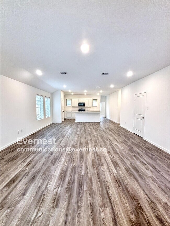 Foto del edificio - 2819 Blossom Crst Wy
