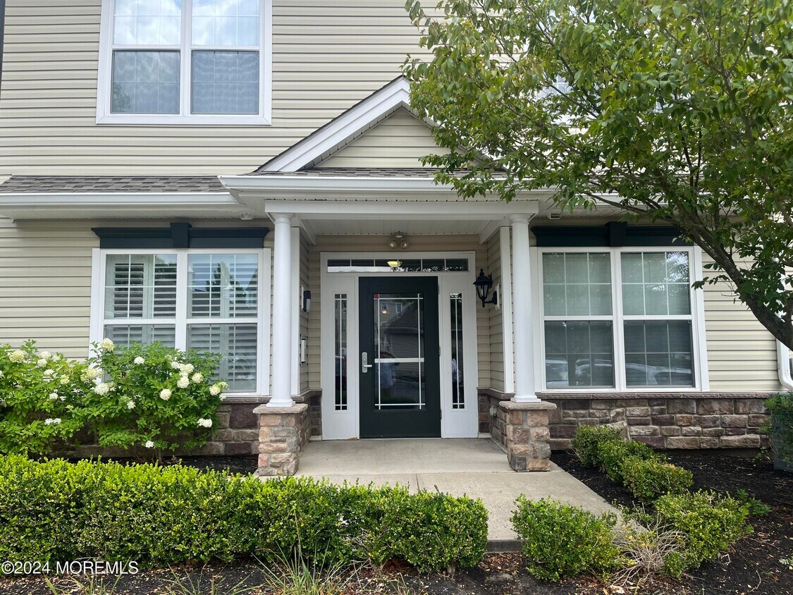 Foto principal - 713 Mill Pond Way