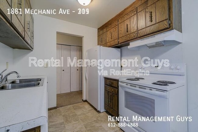 Building Photo - 1881 Mechanic Ave E