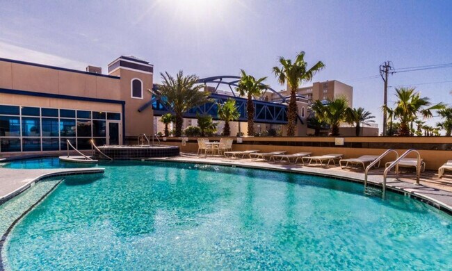 Foto del edificio - 1010 W Beach Blvd