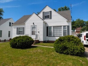Building Photo - 3911 Warrendale Rd