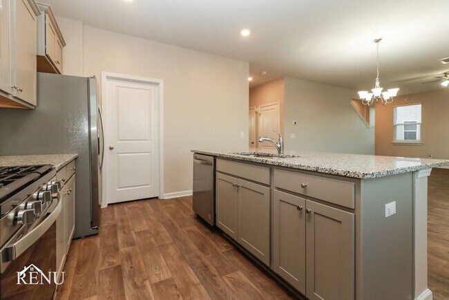 Building Photo - 608 Solar Ct