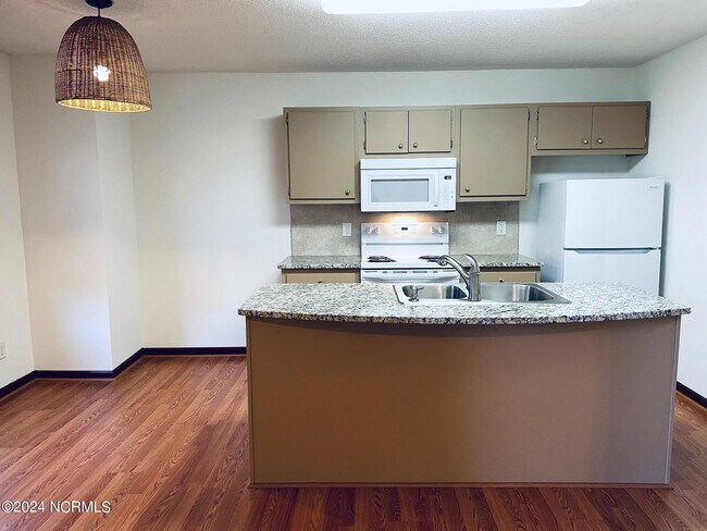 Building Photo - 1122 Brownlea Dr