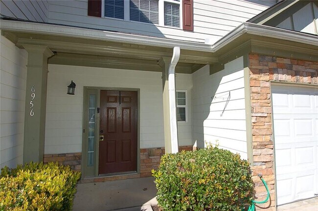 Foto del edificio - 6956 Rogers Point