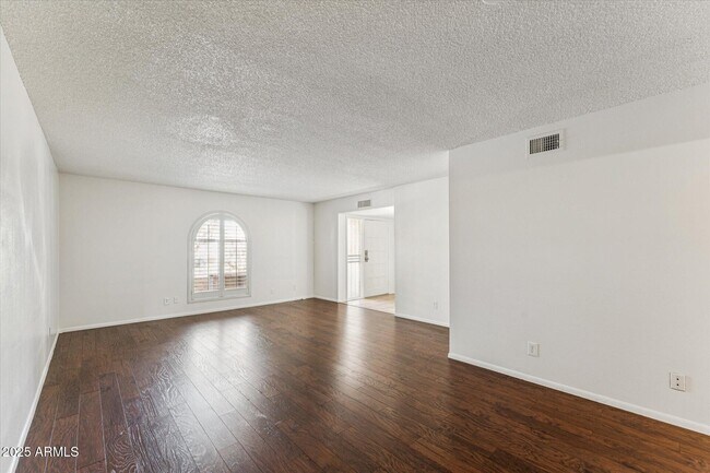 Foto del edificio - 516 N Hobson Plaza