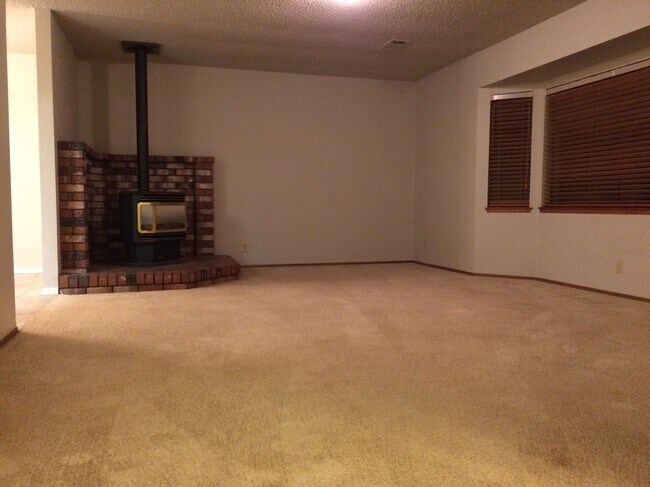 Building Photo - 2672 Sanford Ct