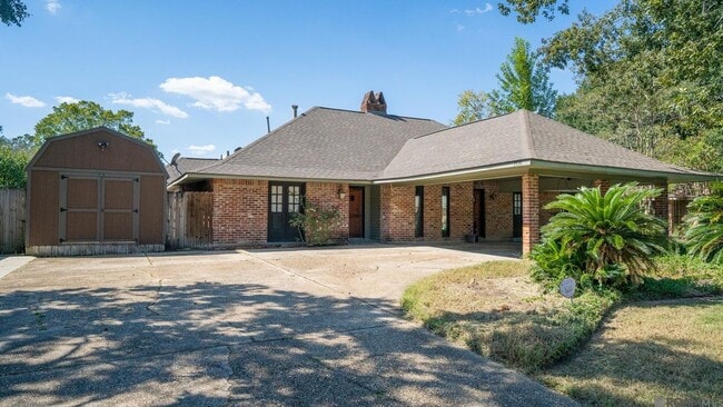 Building Photo - 3736 Sessions Dr