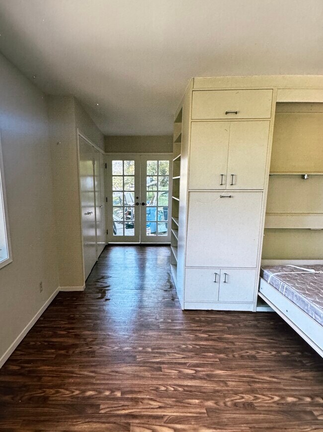 Foto del edificio - 25860 Altamont Rd