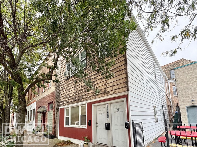 Building Photo - 1824 S Canalport Ave