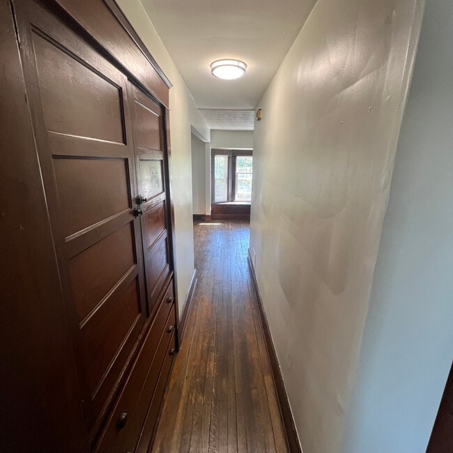 Foto del edificio - 50 Orchard Ave SE