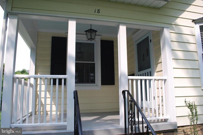 Foto del edificio - 18 Clover Ln