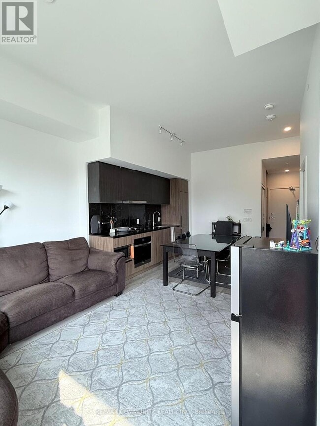 Building Photo - 1100 Sheppard Ave W