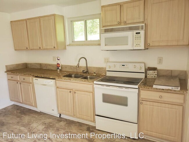 Building Photo - 3 br, 1 bath House - 6210 Little 7 Mile Rd