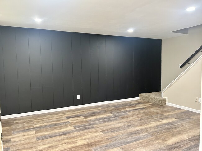 Building Photo - 136 Storm Dr