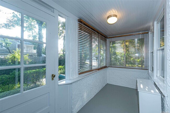 Building Photo - 11 Potters Ct