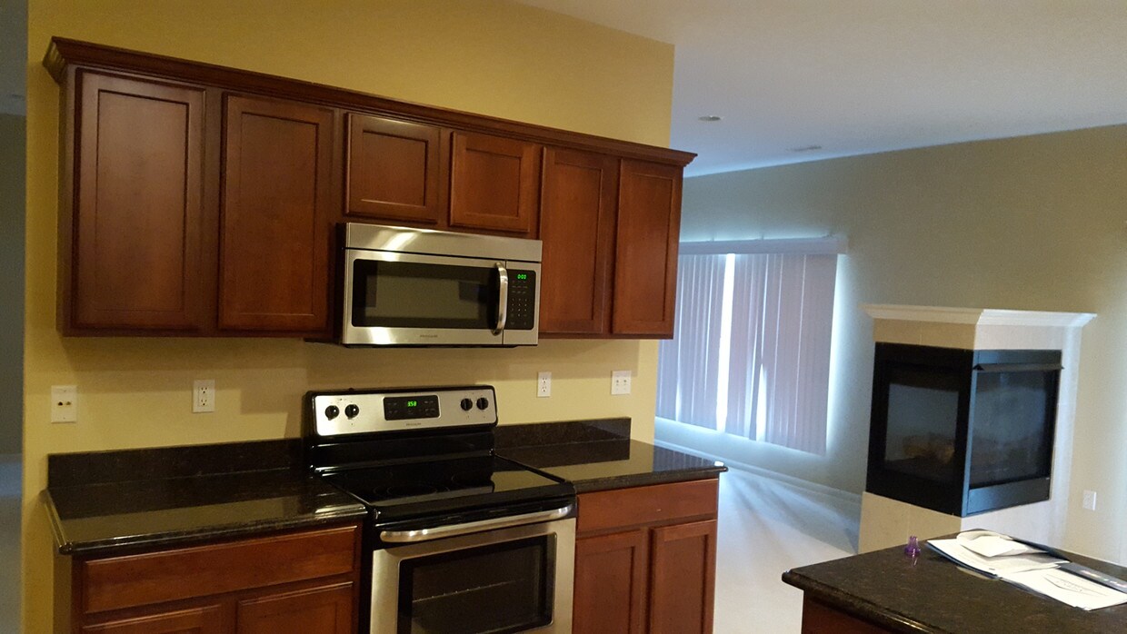 Foto principal - 3683 Eagle Creek Dr
