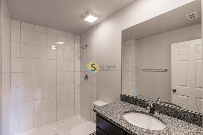 Building Photo - 3849 Hollycrest St