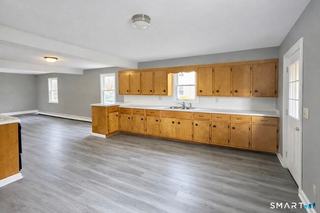 Building Photo - 54 Litchfield Ave