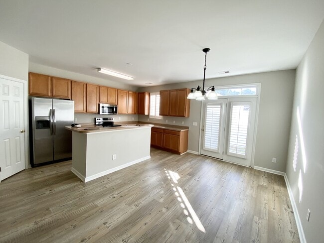 Building Photo - Bluffton Park Townhouse for Rent - Close t...