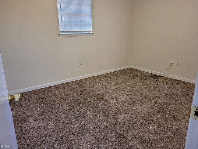 Foto del edificio - 3 br, 1.5 bath House - 1008 Shirley Dr