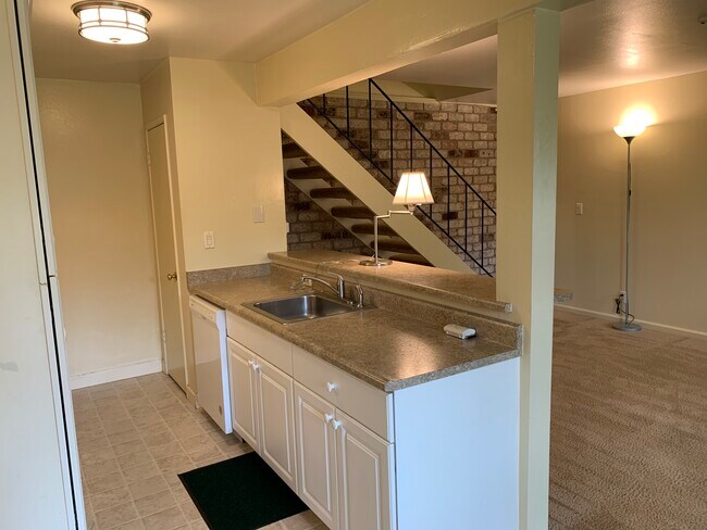 Building Photo - 2484 Plata Ct