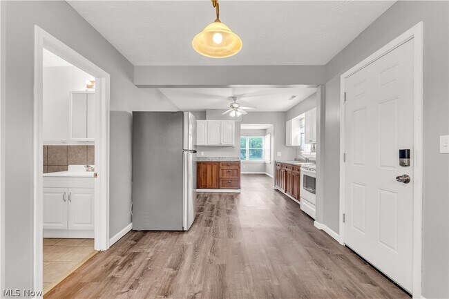 Foto del edificio - 15922 Eleanore Dr