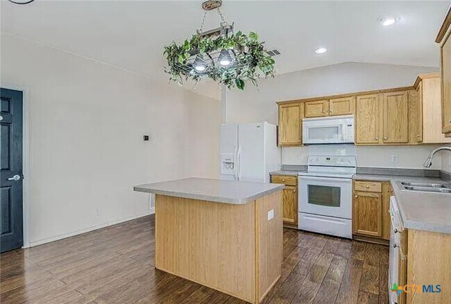 Building Photo - 238 Starling Creek