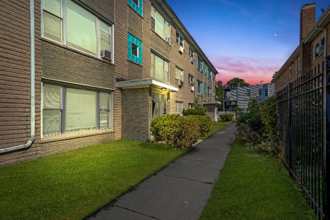 Foto del edificio - 8917 S Cottage Grove Ave
