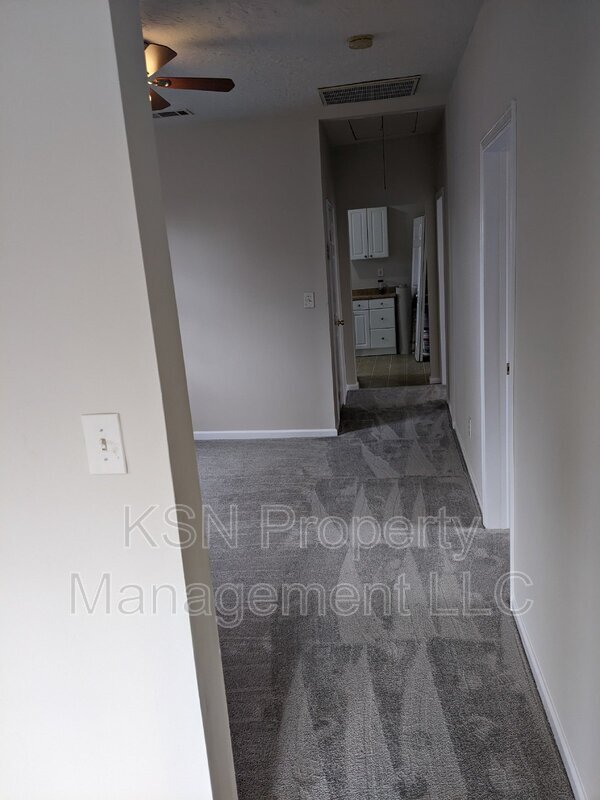 Building Photo - 1124 Collins St