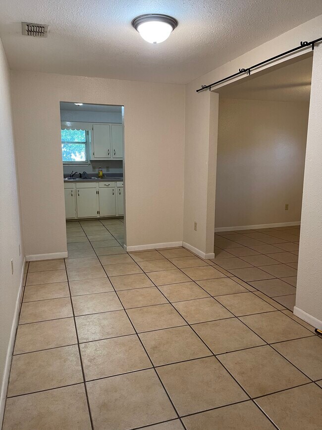 411 Rowlett Ave Unit Apt. 1, Sinton, TX 78387 411 Rowlett Ave Sinton