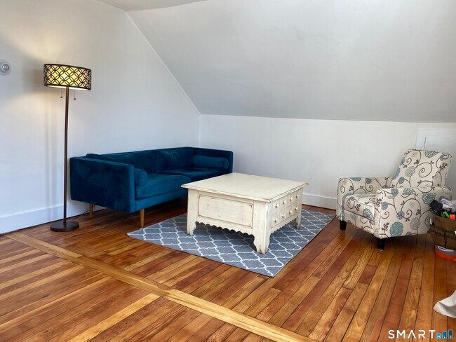 Foto del edificio - 51 Indian Neck Ave